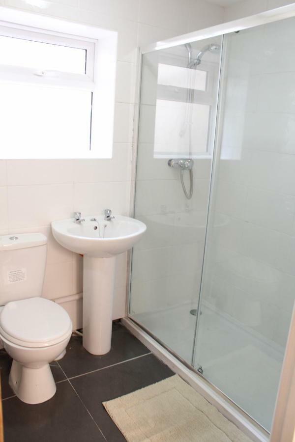 Van Apartments Caerphilly Eksteriør bilde