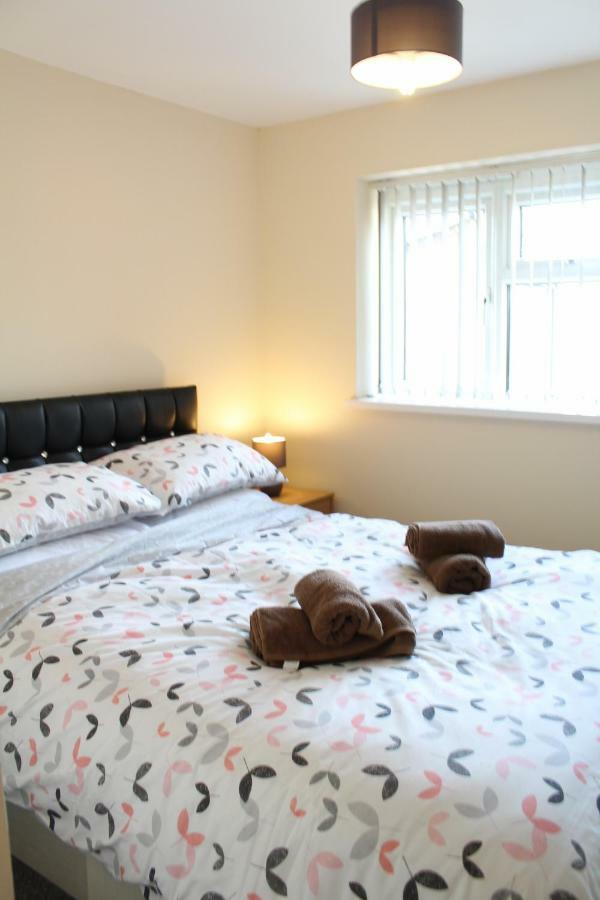 Van Apartments Caerphilly Eksteriør bilde